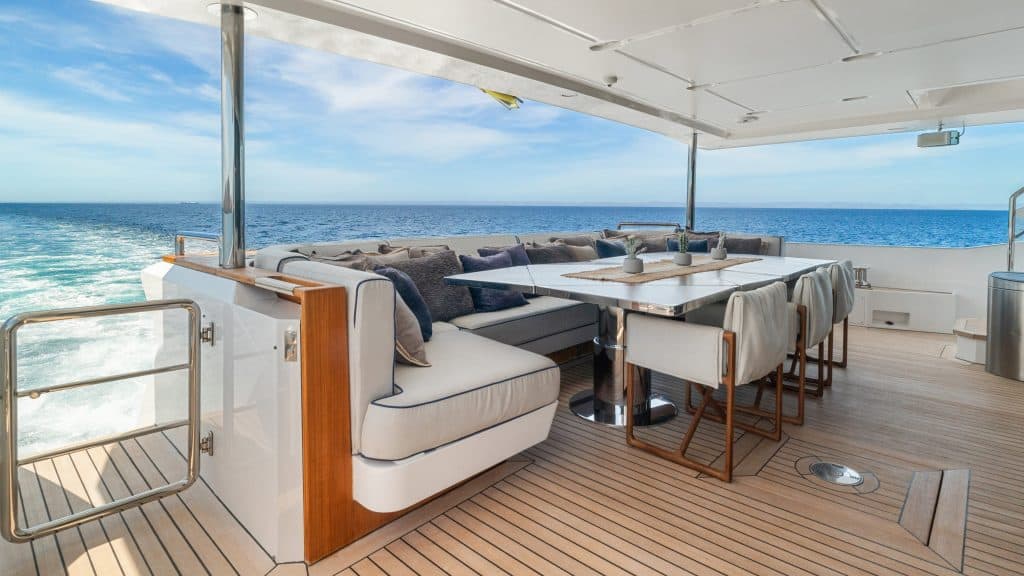 12 Sol Yacht – Maindeck