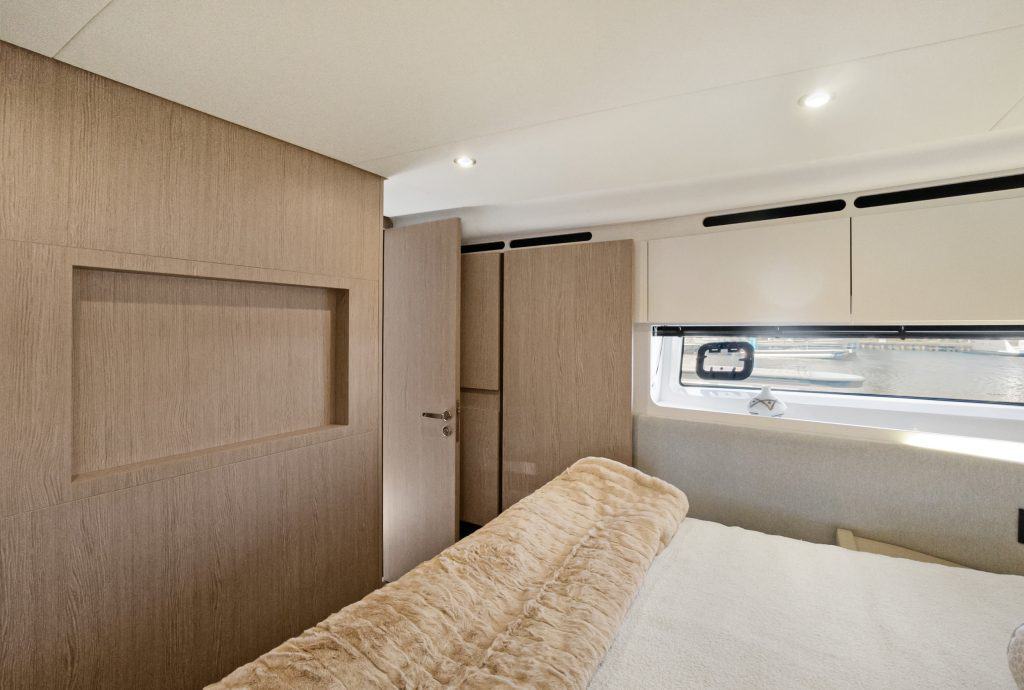 13_accutour_01 2525-marina-bay-dr-w-11-103-012