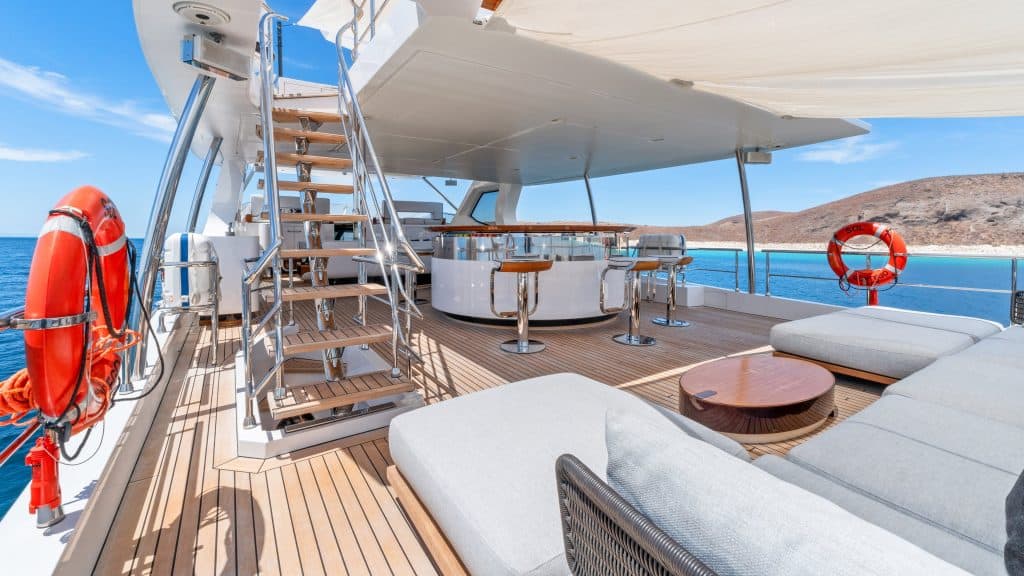 14 Sol Yacht – Flybridge