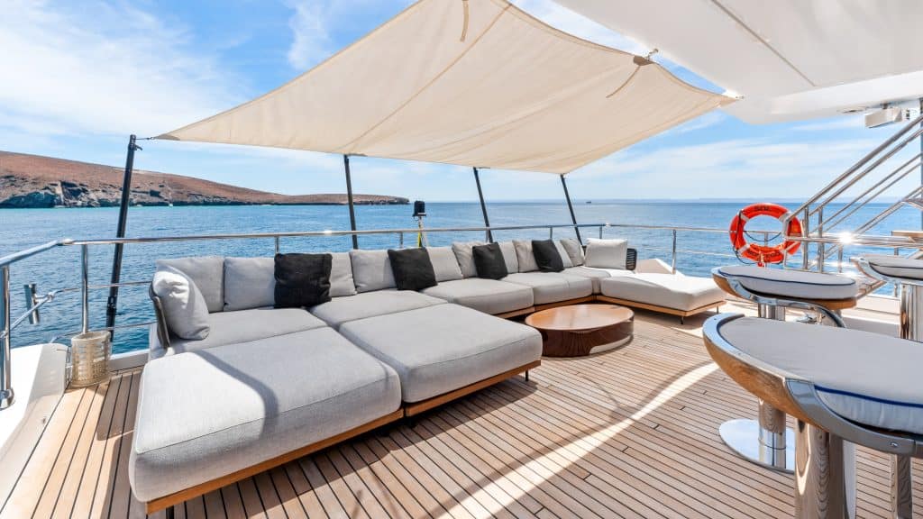 17 Sol Yacht – Flybridge