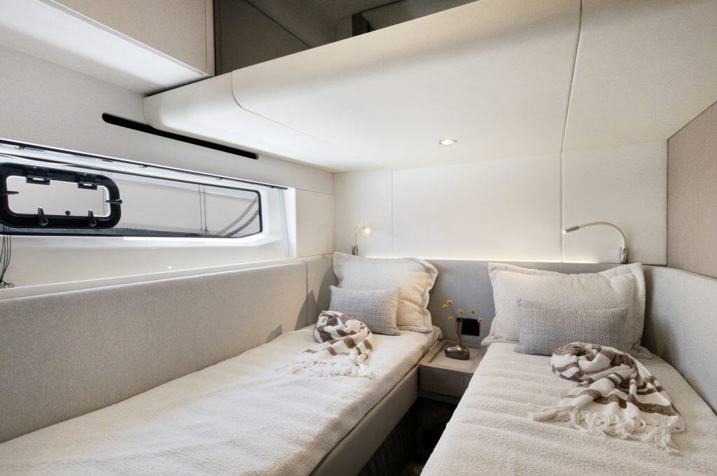 17_accutour_01 2525-marina-bay-dr-w-11-103-016