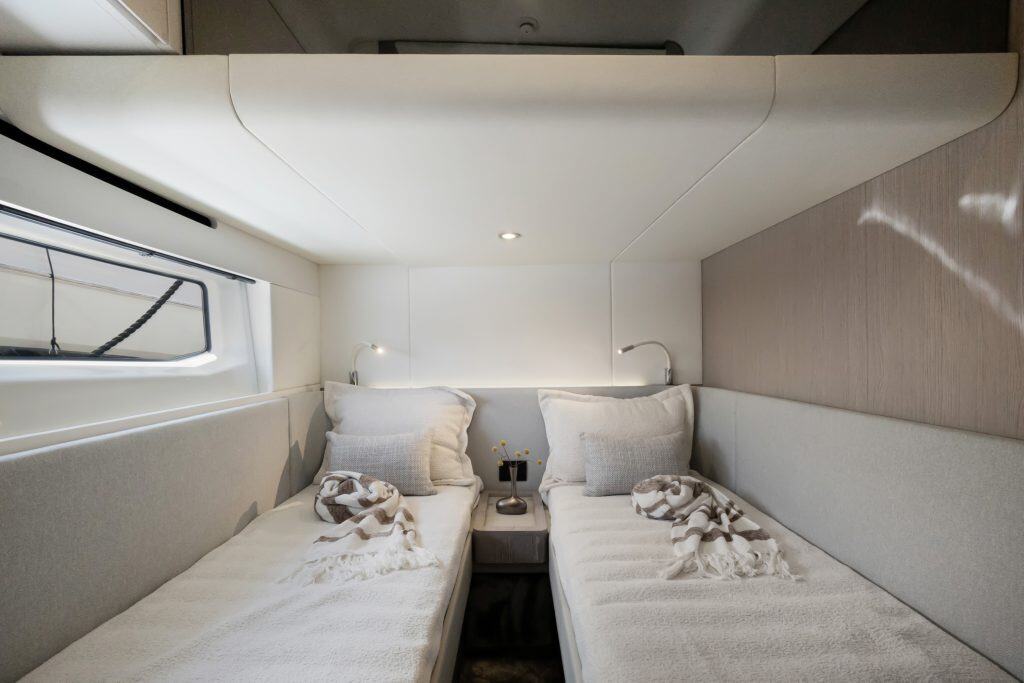 18_accutour_01 2525-marina-bay-dr-w-11-103-017