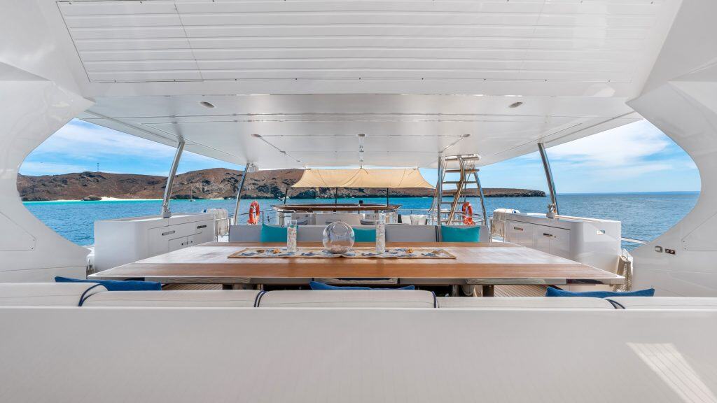 19 Sol Yacht – Flybridge