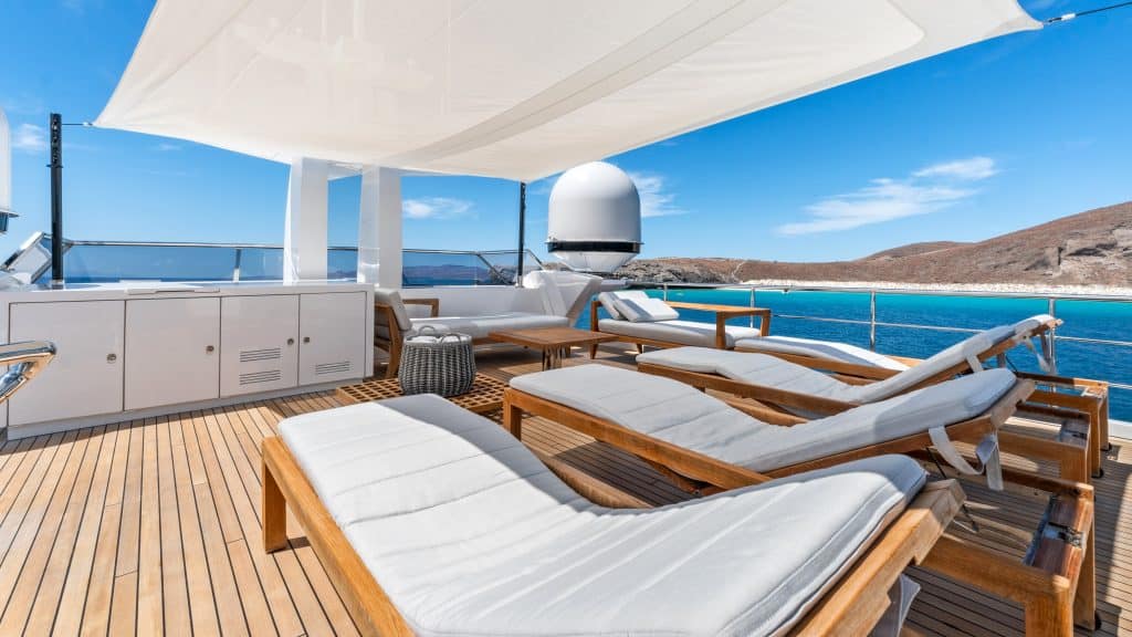 21 Sol Yacht – Sundeck