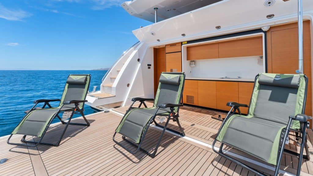 23 Sol Yacht – Lowerdeck