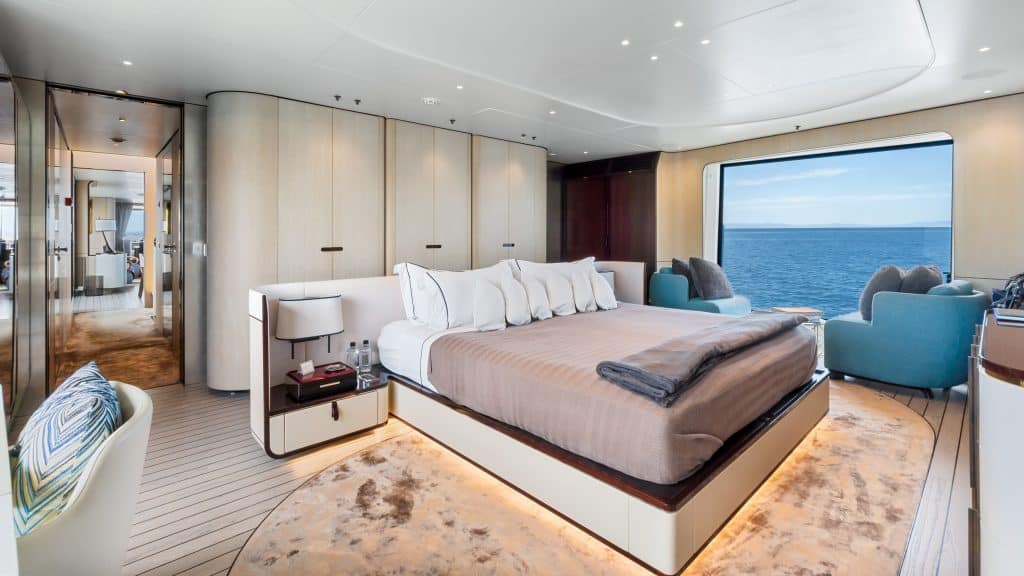 25 Sol Yacht – Master bedroom