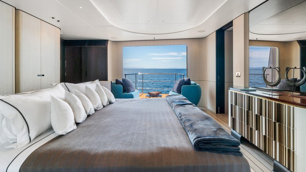 27 Sol Yacht – Master bedroom