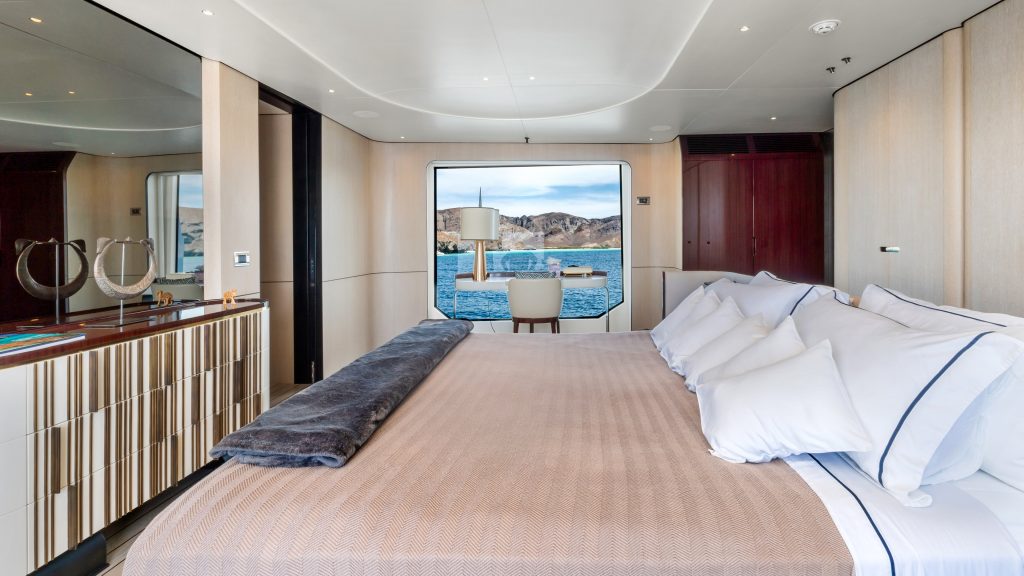 29 Sol Yacht – Master bedroom