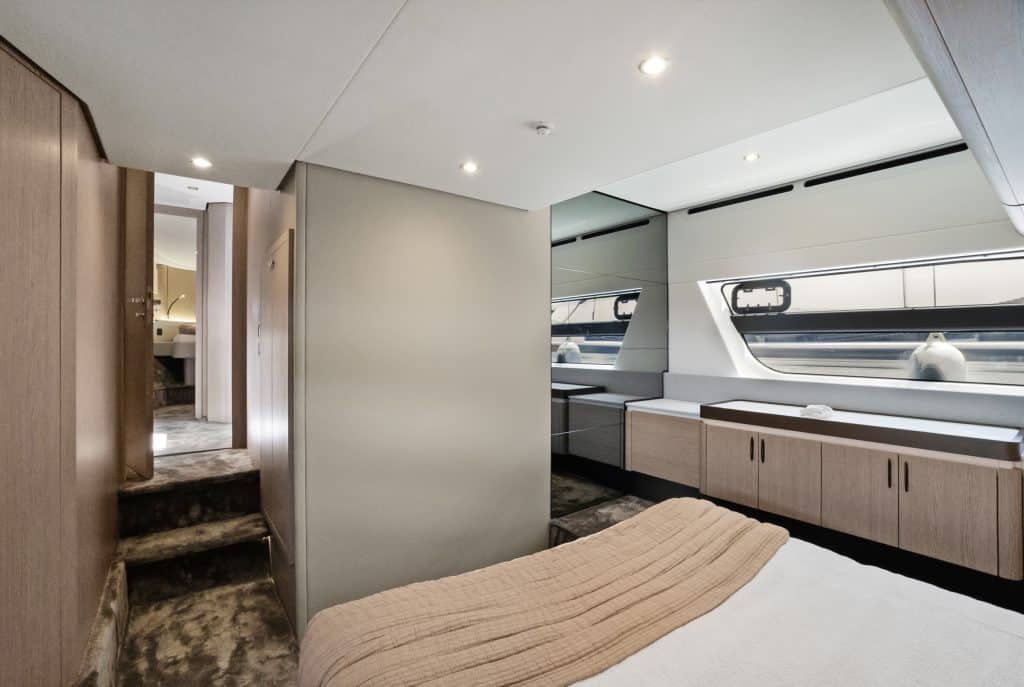 2_accutour_01 2525-marina-bay-dr-w-11-103-001