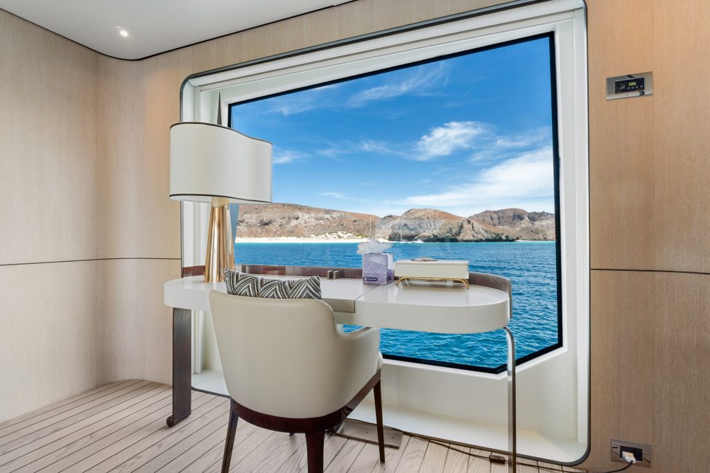 30 Sol Yacht – Master bedroom