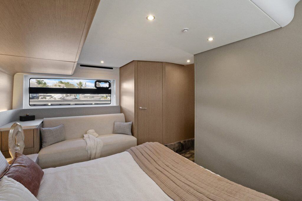 3_accutour_01 2525-marina-bay-dr-w-11-103-002