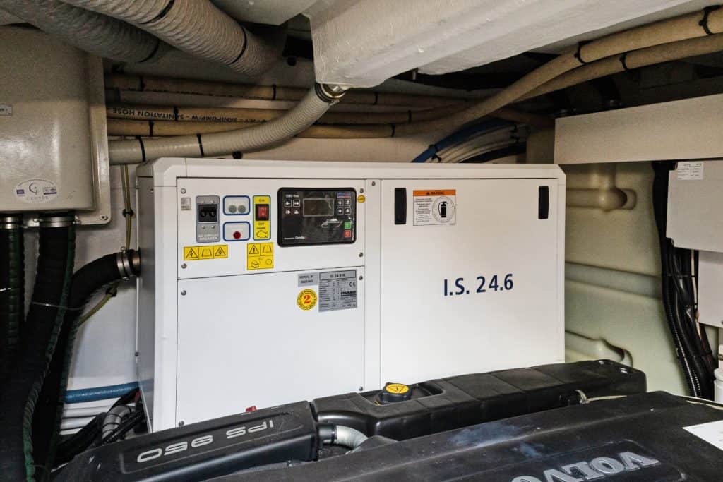 40_accutour_01 2525-marina-bay-dr-w-11-103-039