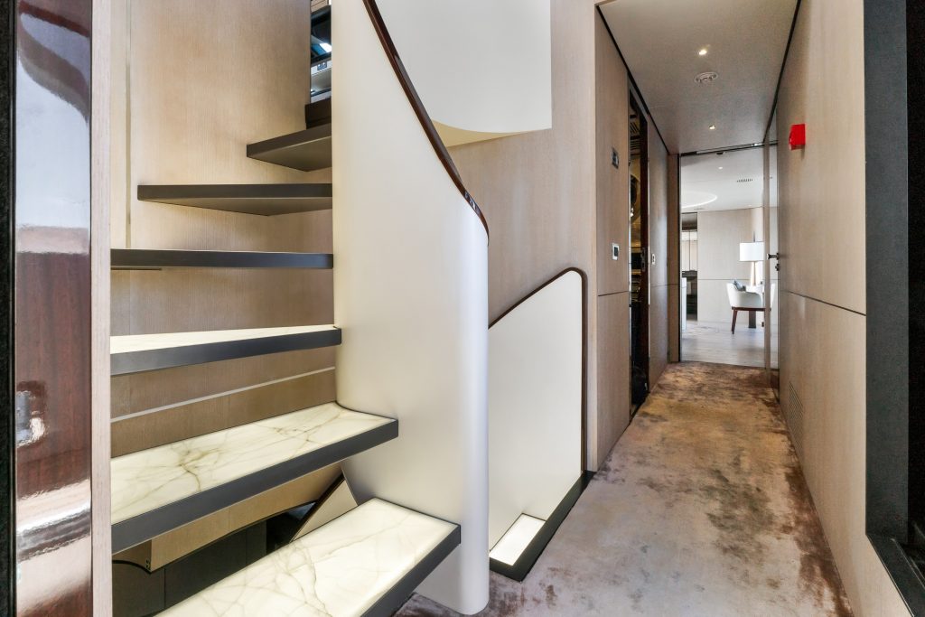 49 Sol Yacht – Stairs