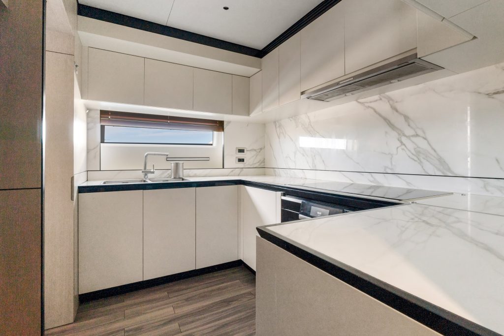 51 Sol Yacht – Kitchen