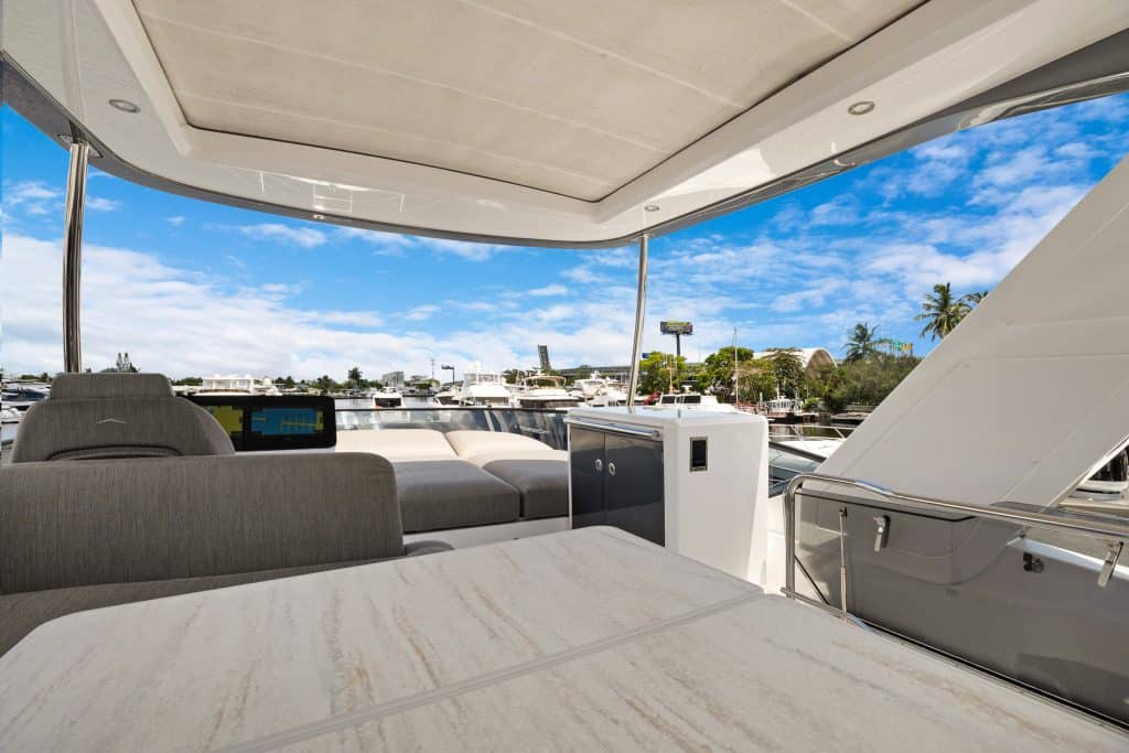 51_accutour_01 2525-marina-bay-dr-w-11-103-050