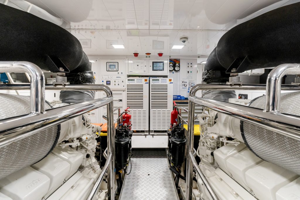 56 Sol Yacht – Engine room