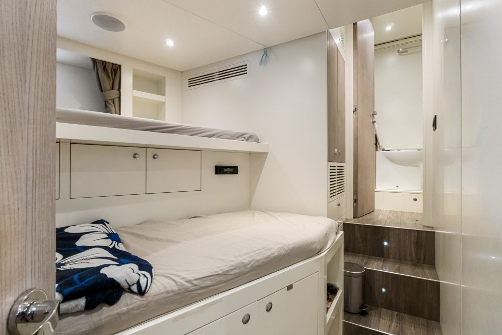 60 Sol Yacht – Crew cabin 1