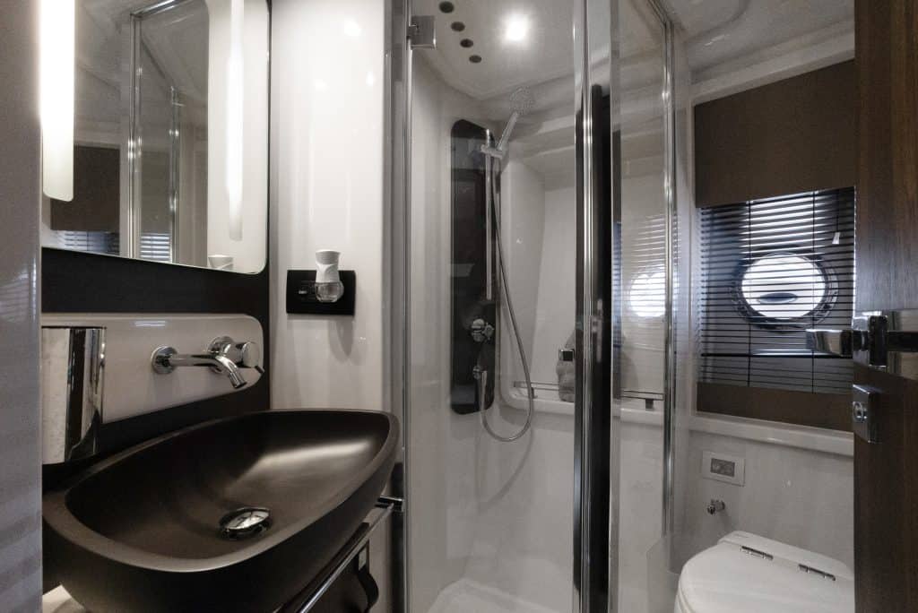 AccuTour_Azimut 502019 Flybridge-006