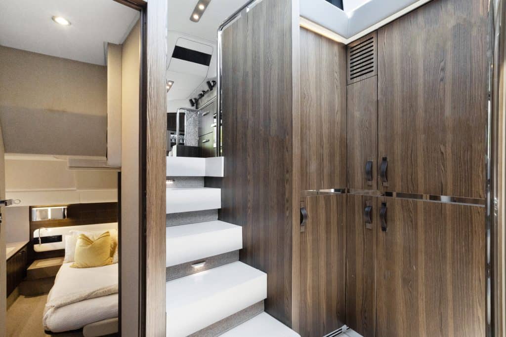 AccuTour_Azimut 502019 Flybridge-013