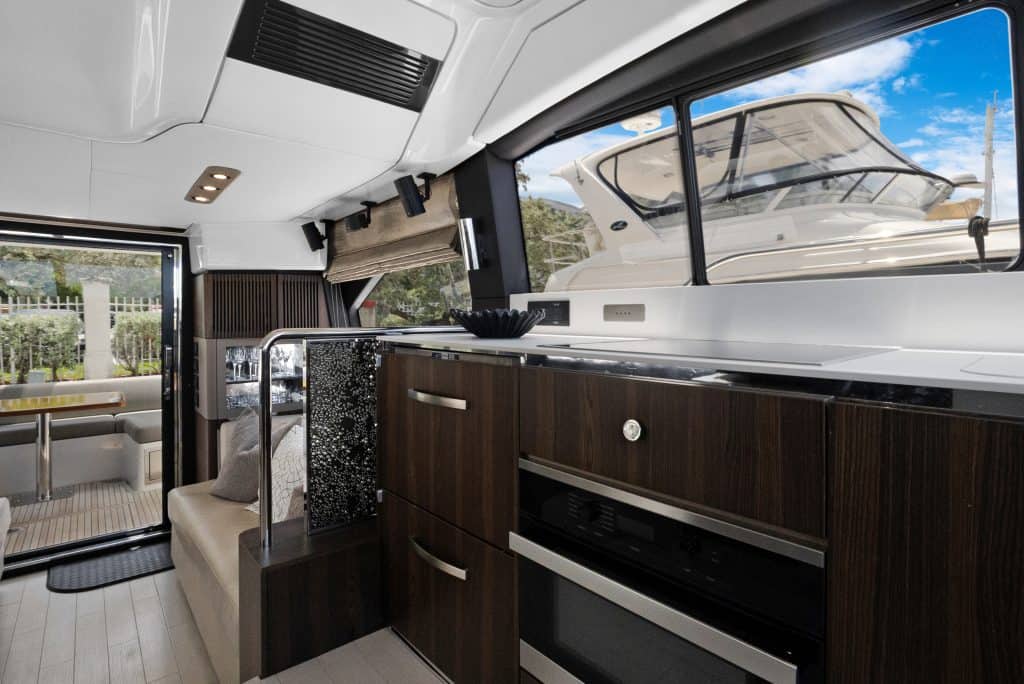 AccuTour_Azimut 502019 Flybridge-030
