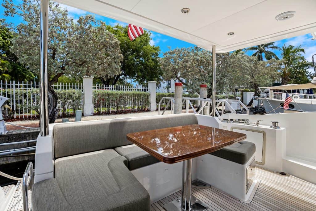 AccuTour_Azimut 502019 Flybridge-042