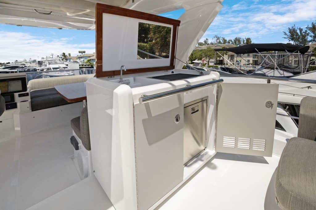 AccuTour_Azimut 502019 Flybridge-047