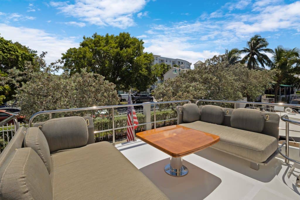 AccuTour_Azimut 502019 Flybridge-048