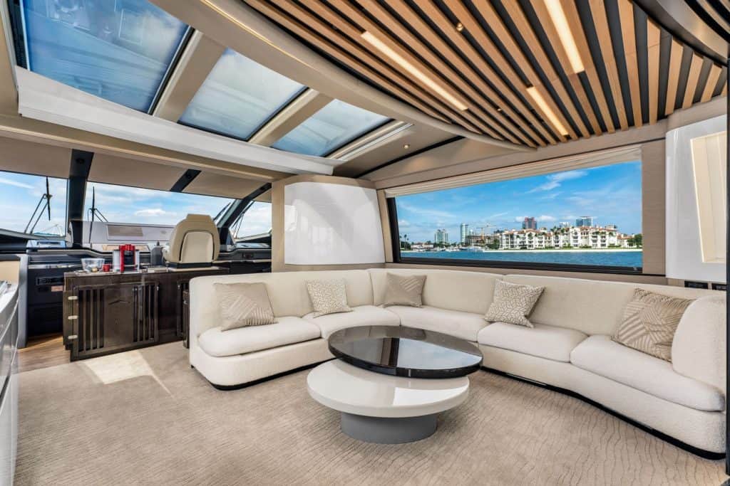 3301 Rickenbacker Cswy_1oakstudios_03