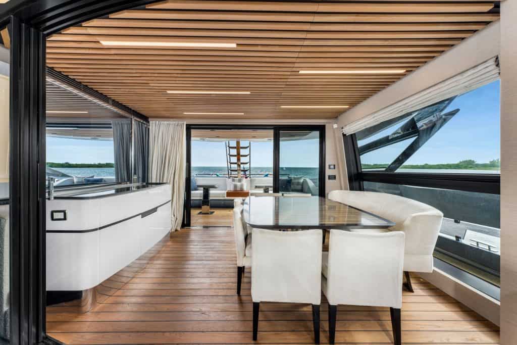 3301 Rickenbacker Cswy_1oakstudios_07