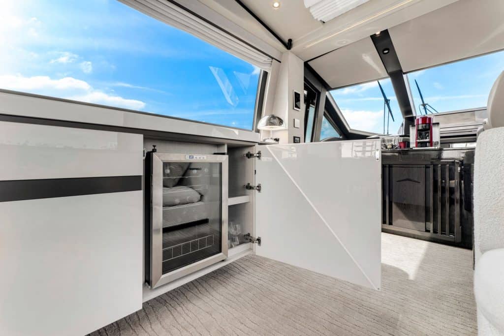 3301 Rickenbacker Cswy_1oakstudios_11