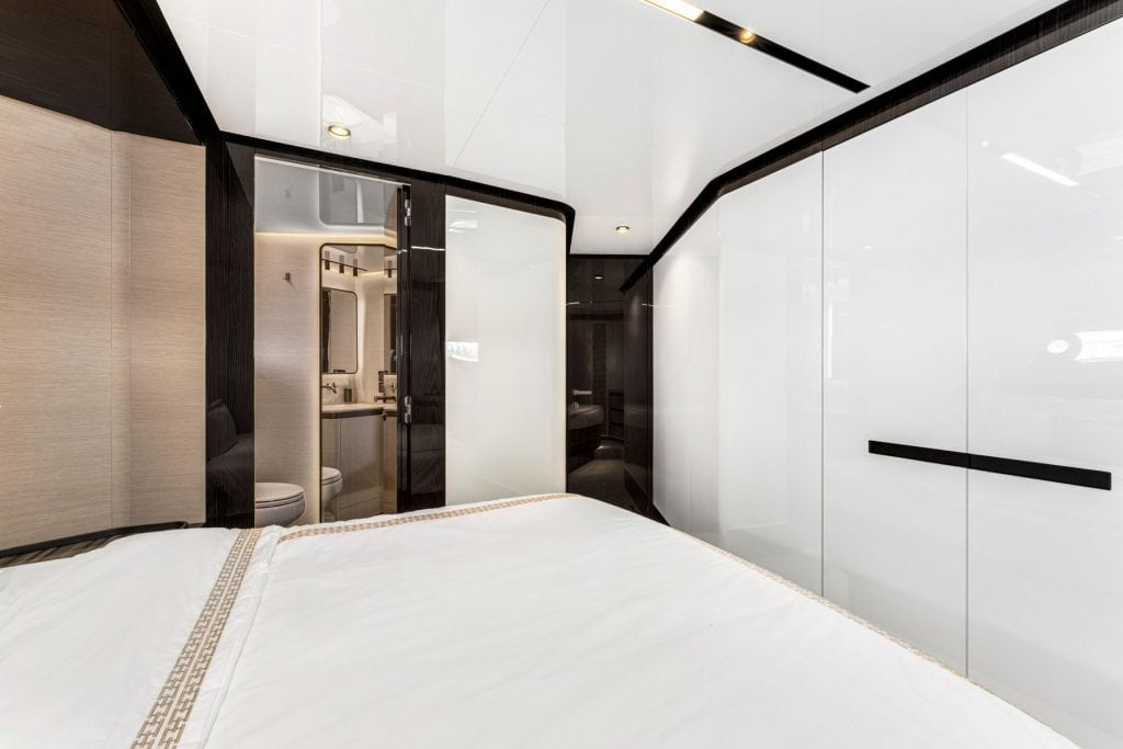 3301 Rickenbacker Cswy_1oakstudios_21