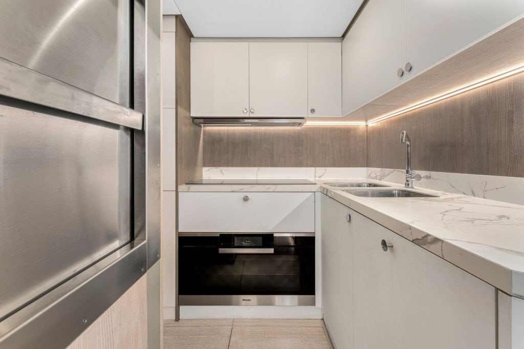 3301 Rickenbacker Cswy_1oakstudios_24