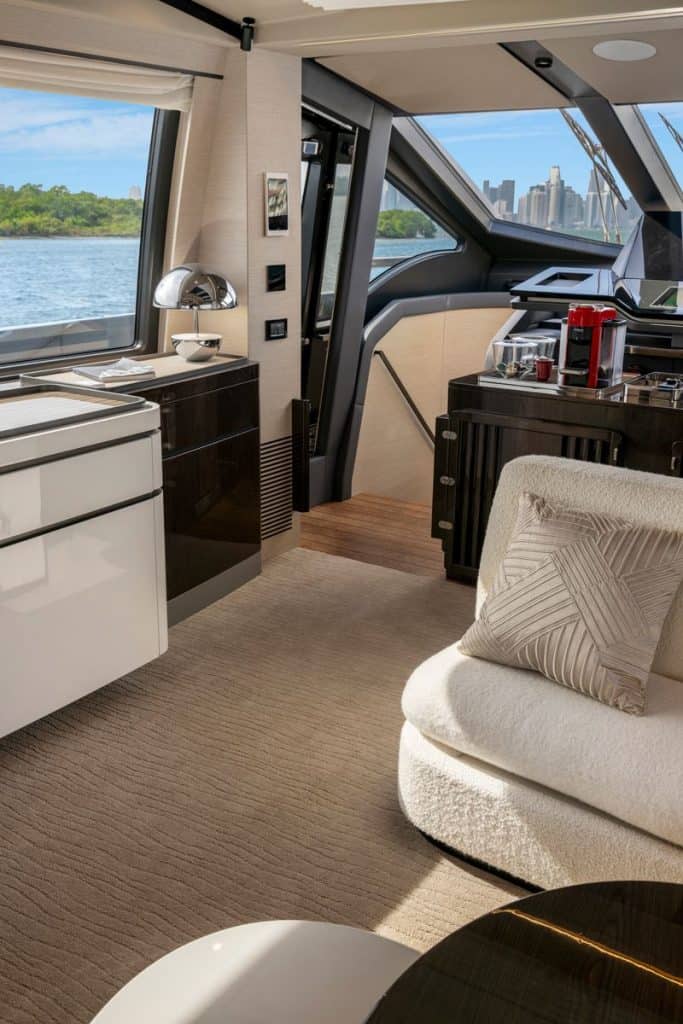 3301 Rickenbacker Cswy_1oakstudios_50