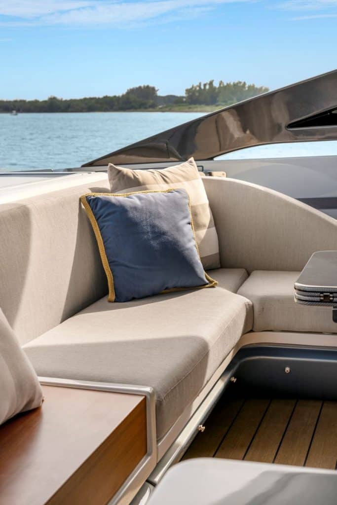 3301 Rickenbacker Cswy_1oakstudios_59