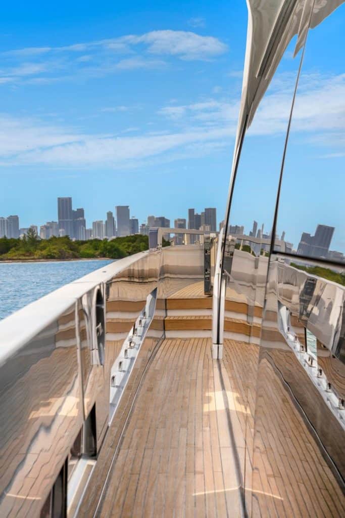 3301 Rickenbacker Cswy_1oakstudios_60