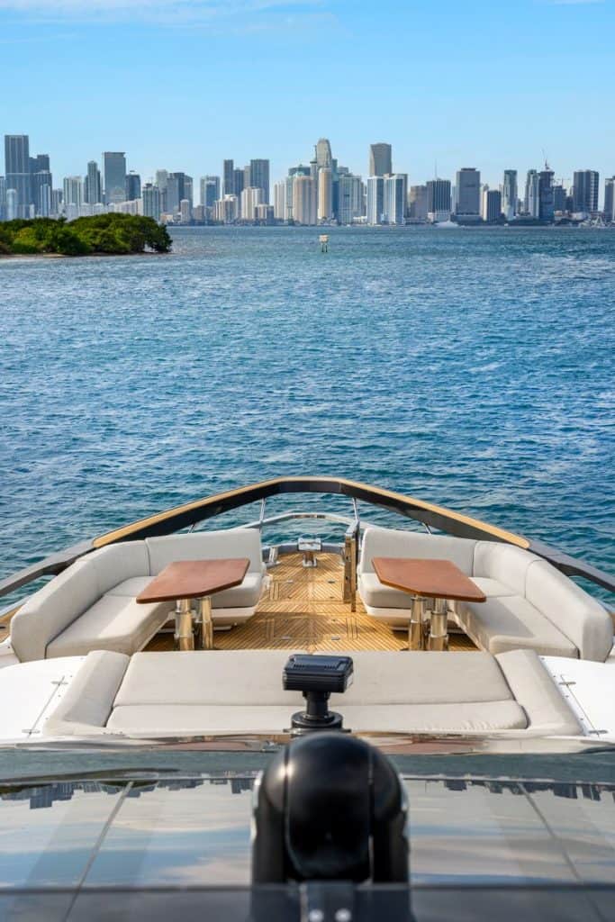 3301 Rickenbacker Cswy_1oakstudios_61