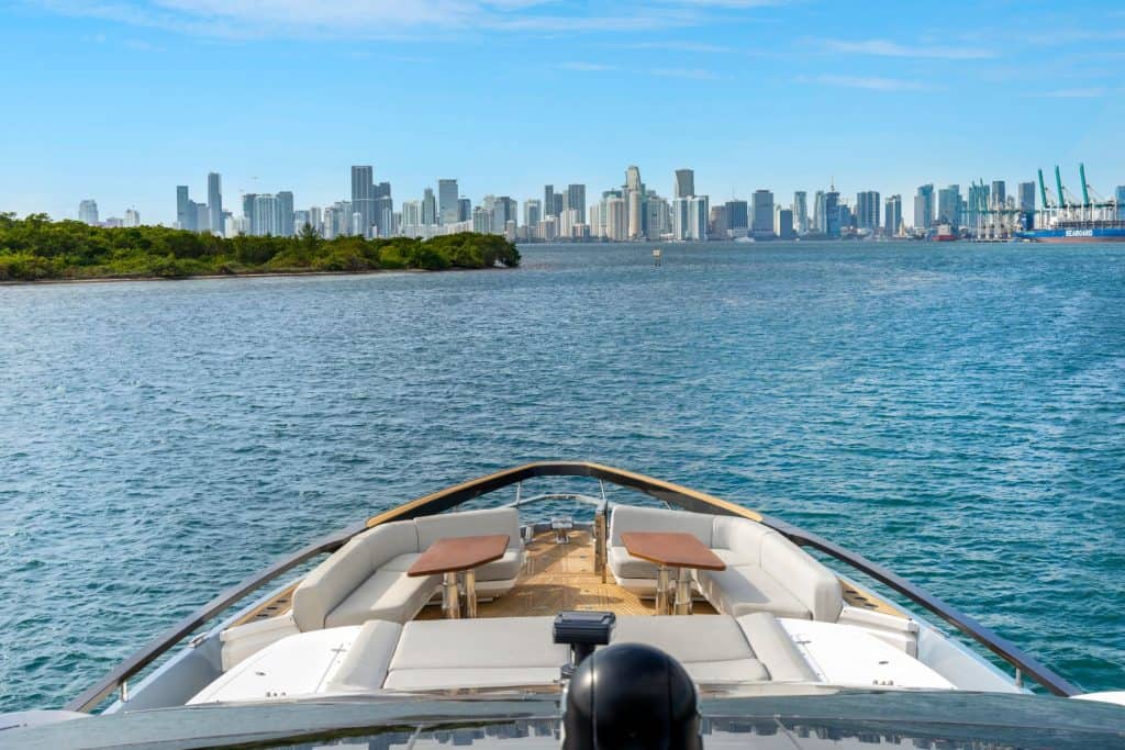 3301 Rickenbacker Cswy_1oakstudios_62