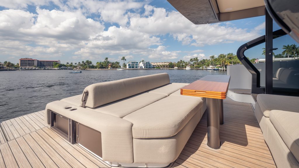 Azimut-Benetti-Americas-Listing-on-YachtWay-31
