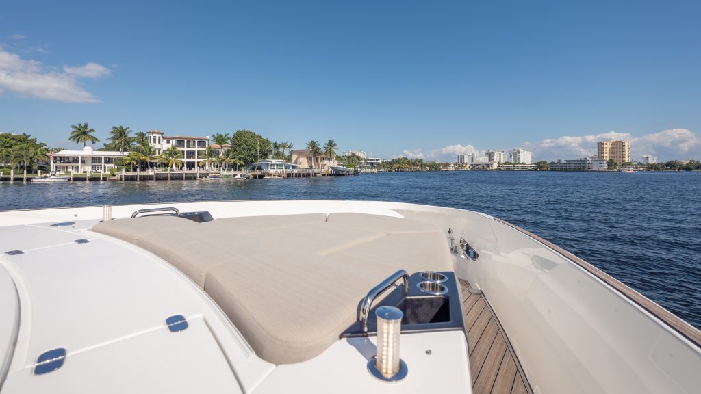 Azimut-Benetti-Americas-Listing-on-YachtWay-36