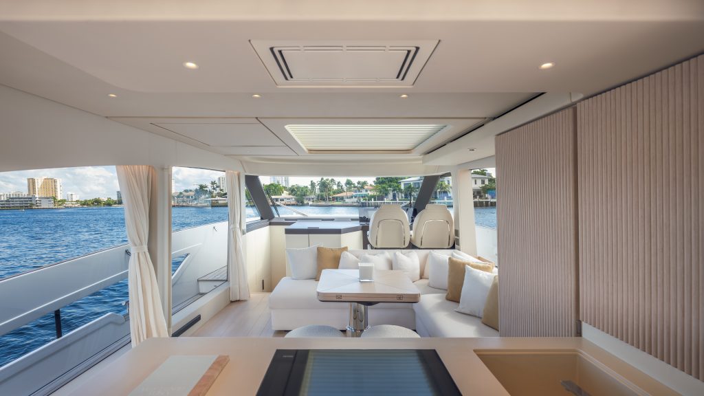 Azimut-Benetti-Americas-Listing-on-YachtWay-40