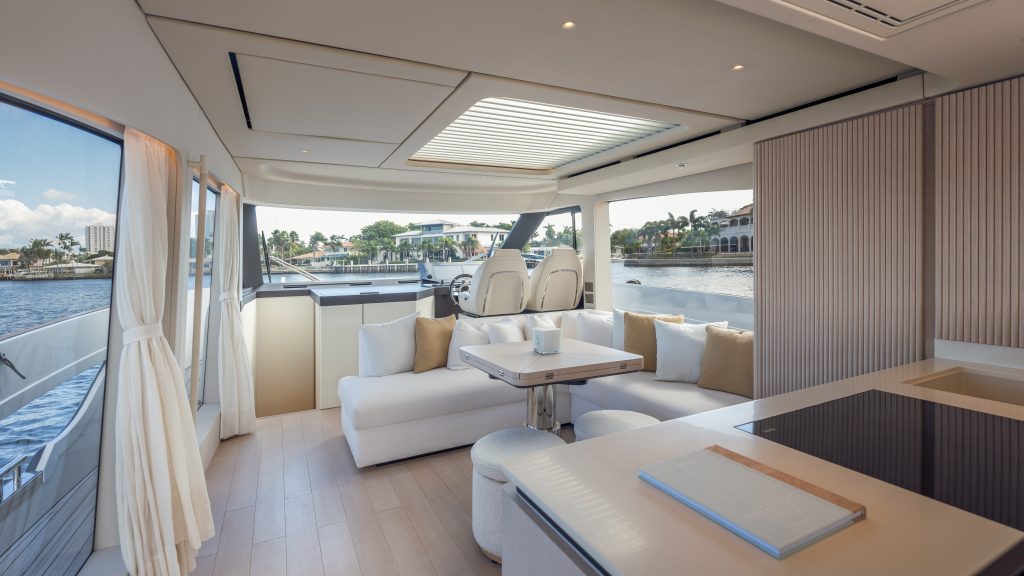 Azimut-Benetti-Americas-Listing-on-YachtWay-41