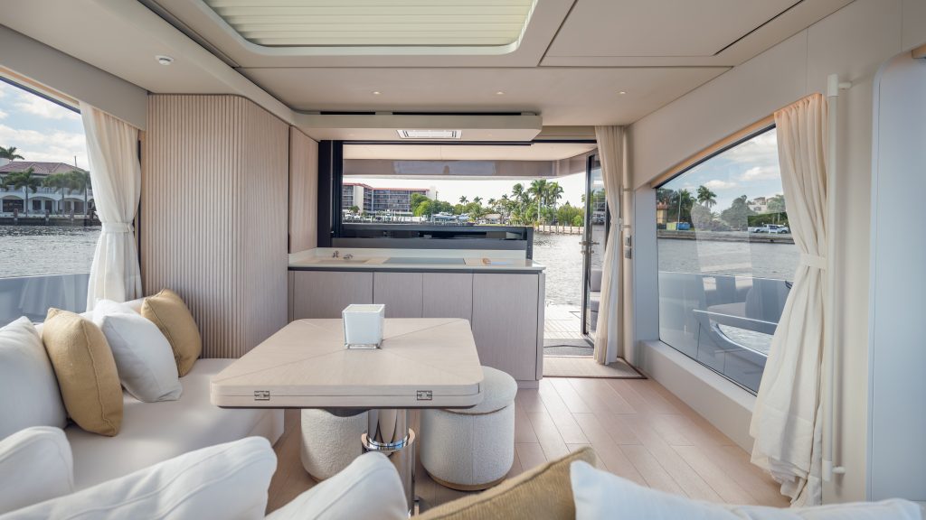 Azimut-Benetti-Americas-Listing-on-YachtWay-42