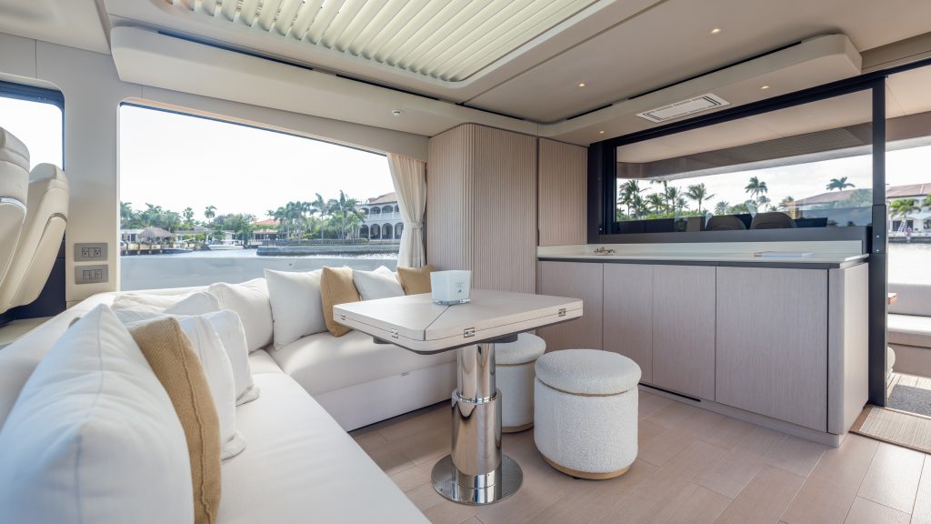 Azimut-Benetti-Americas-Listing-on-YachtWay-45