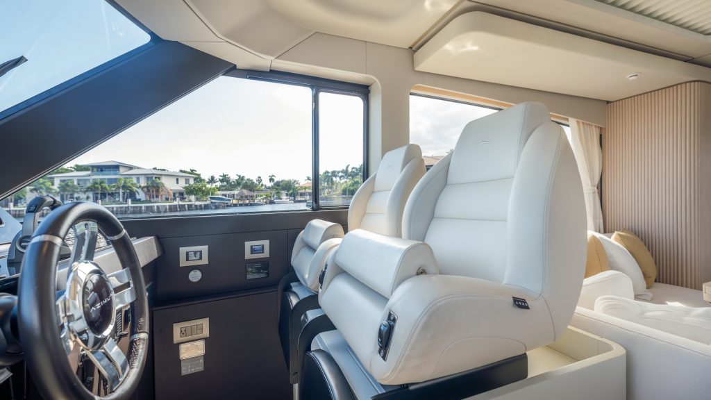 Azimut-Benetti-Americas-Listing-on-YachtWay-48