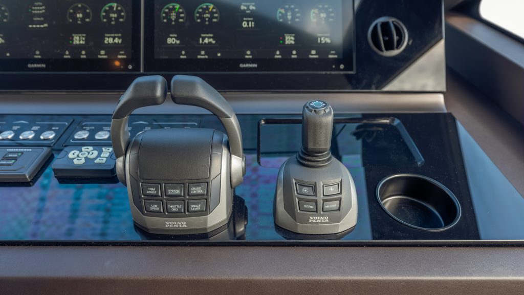 Azimut-Benetti-Americas-Listing-on-YachtWay-51