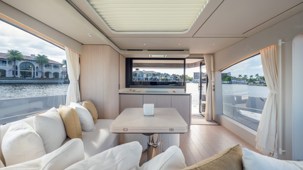 Azimut-Benetti-Americas-Listing-on-YachtWay-53