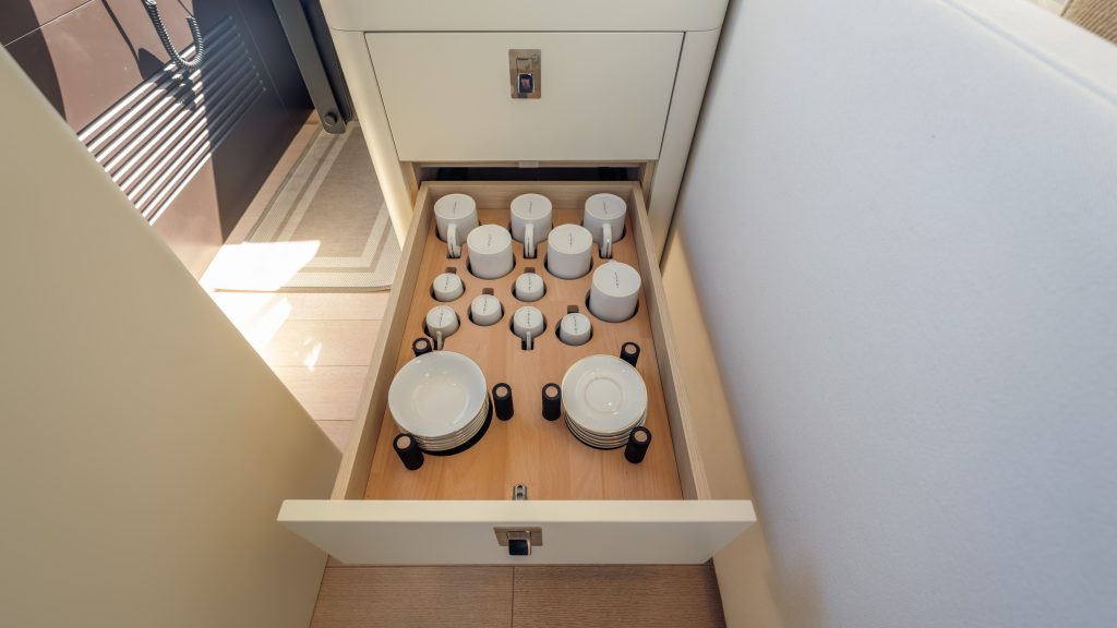 Azimut-Benetti-Americas-Listing-on-YachtWay-57