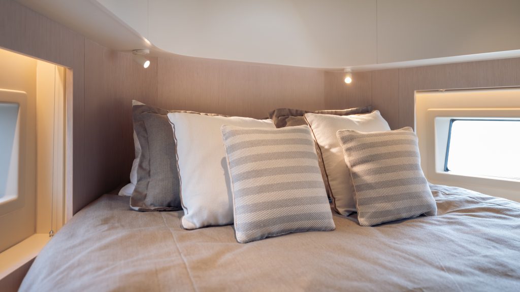 Azimut-Benetti-Americas-Listing-on-YachtWay-59