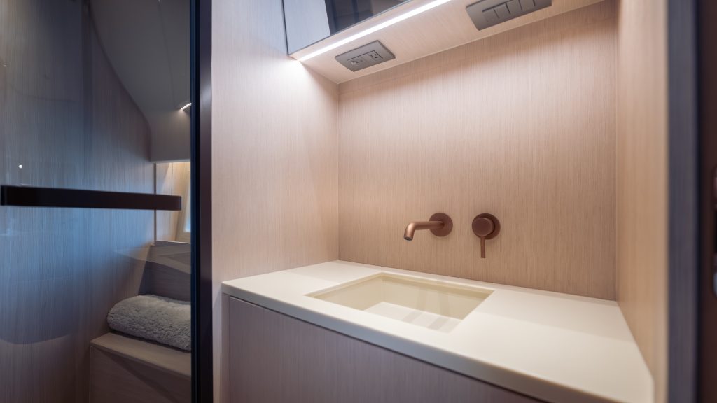 Azimut-Benetti-Americas-Listing-on-YachtWay-64