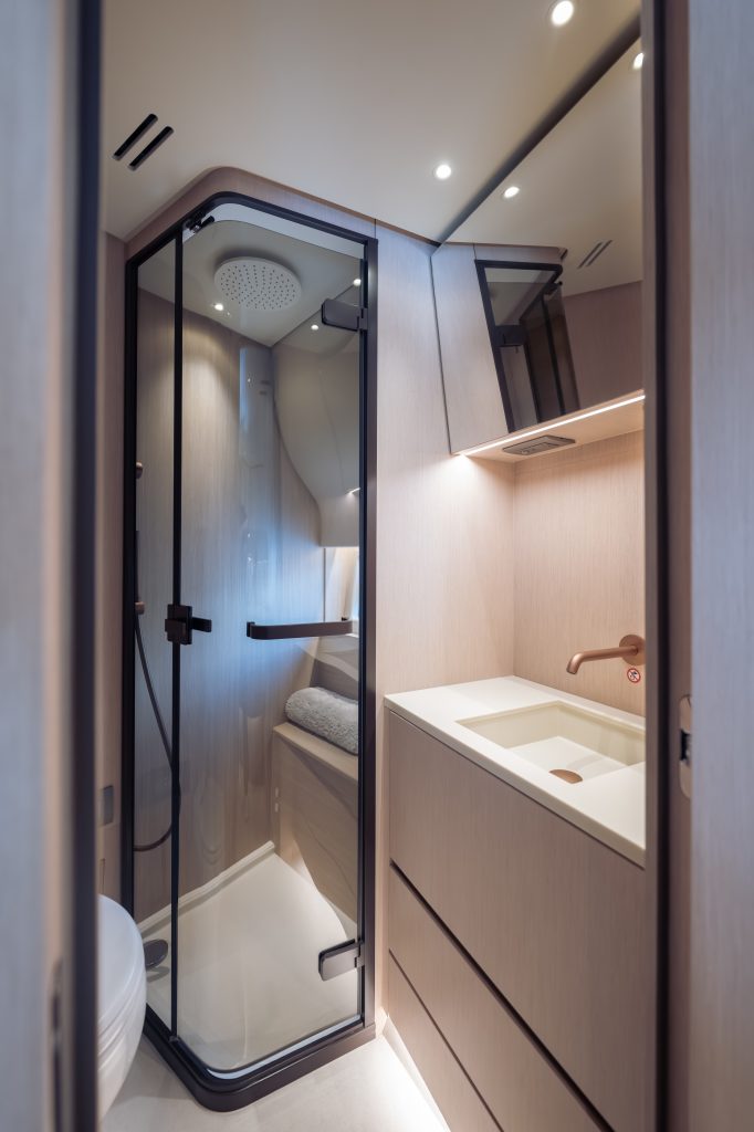 Azimut-Benetti-Americas-Listing-on-YachtWay-65